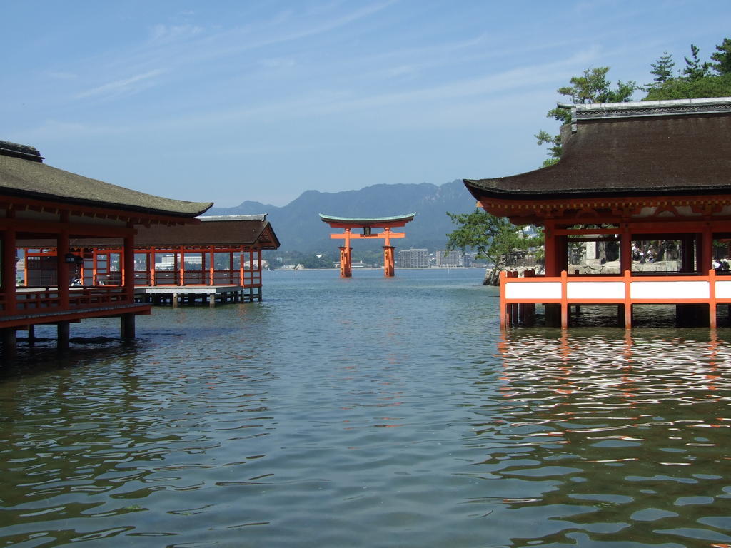 Hiroshima Tokyu Rei Hotel Exterior photo